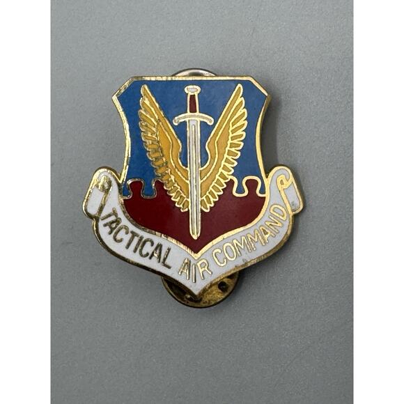 Vintage US Military Air Force Air Combat Command Insignia Lapel Pin - Picture 1 of 3